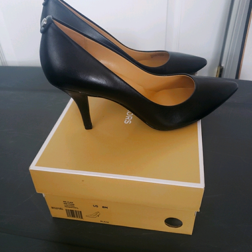 Michael Kors pumps